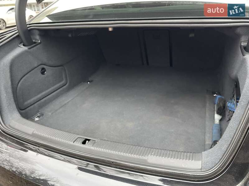 Седан Audi A6 2012 в Киеве