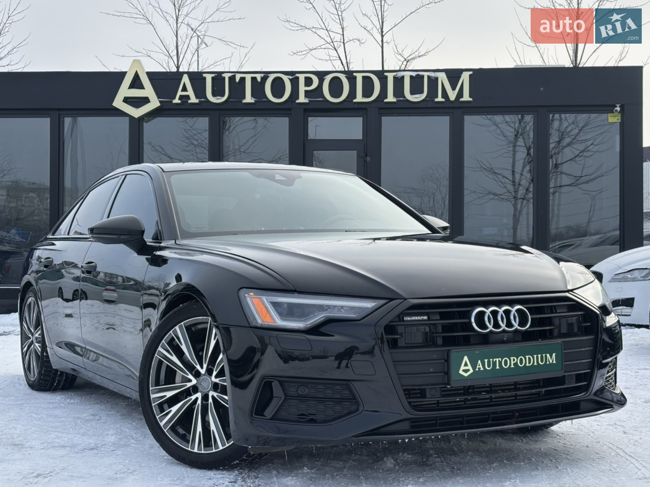 У продажу Audi A6 Premium Plus 2019 року випуску ,автомобіль обладнаний 2.0 бензиновим турбо двигуном та автоматичною коробкою передач на повному приводі Quattro .Технічно без зауважень ,Після повного ТО з заміною Помпи та всіх розхідників.

Комплектація авто 
-Камера 360 ;
-Адаптивний круїз контроль (дистронік ,у тримання в смузі руху ) ;
-Датчики сліпих зон ;
-Преміальна музика ;
-Люк ;
-Шкіра ;
-Комфортний доступ ;
-Apple CarPlay ;
-Лед оптика ;
-Та багато чого ще ;
Детальніше на всі запитання відповість менеджер Кістенюк Максим.

