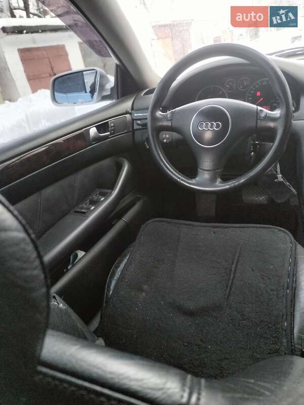 Седан Audi A6 2002 в Коростене