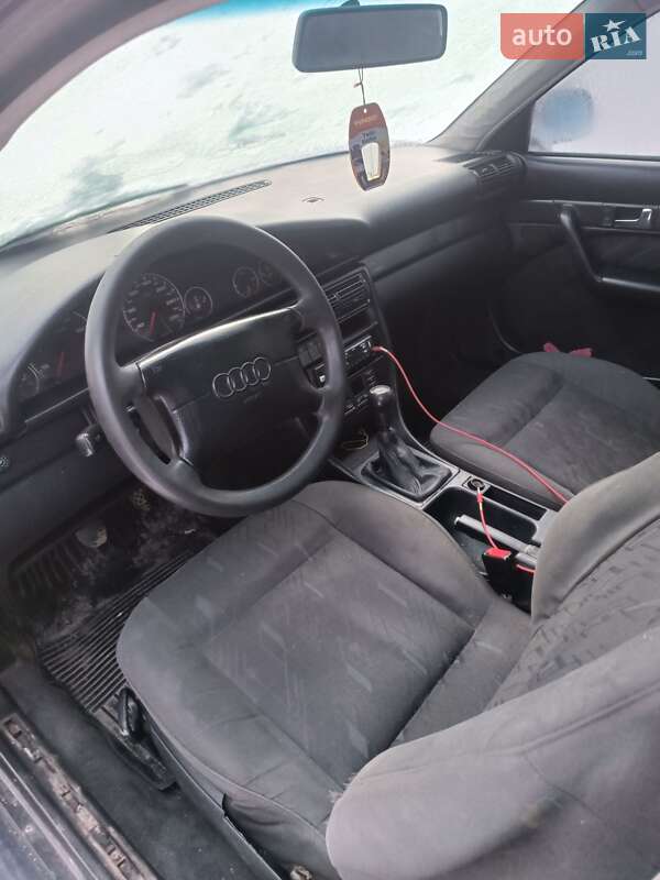 Седан Audi A6 1996 в Кельменцах