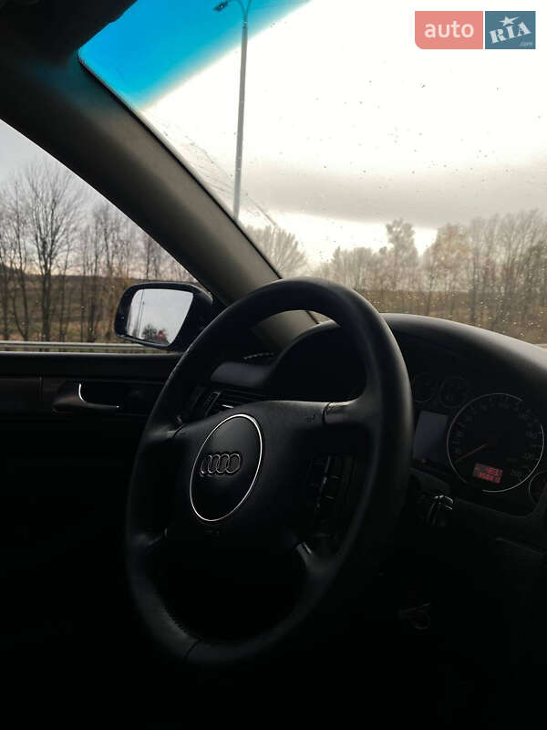 Седан Audi A6 2004 в Монастириській