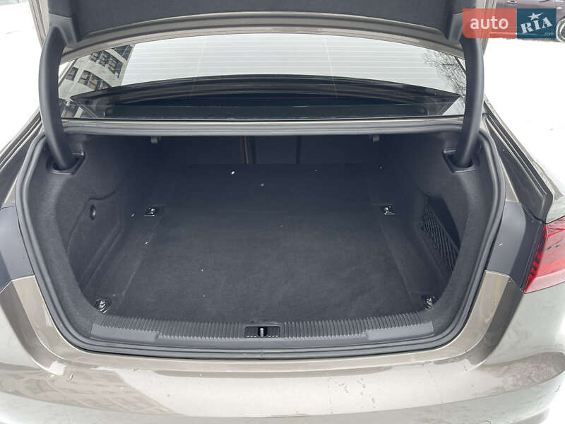 Седан Audi A6 2016 в Ровно