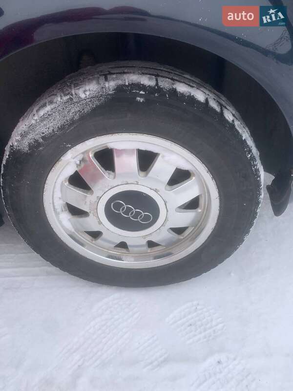 Седан Audi A6 2000 в Березному