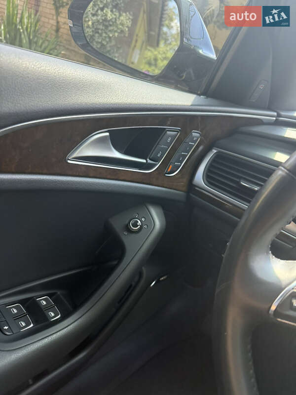 Седан Audi A6 2013 в Каневі
