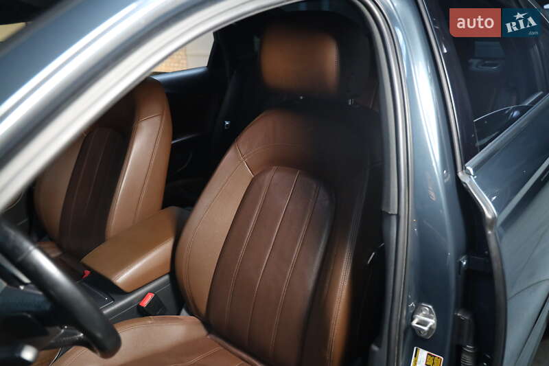 Седан Audi A6 2012 в Луцке