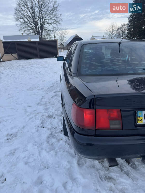 Седан Audi A6 1996 в Черновцах