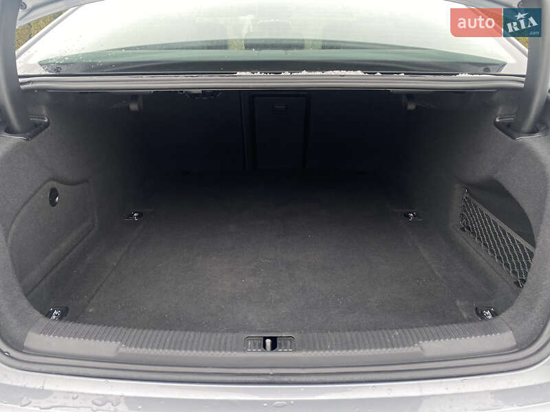 Седан Audi A6 2015 в Луцке