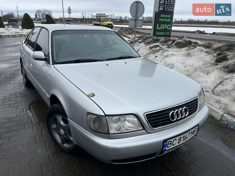 Седан Audi A6 1995 в Жовкві