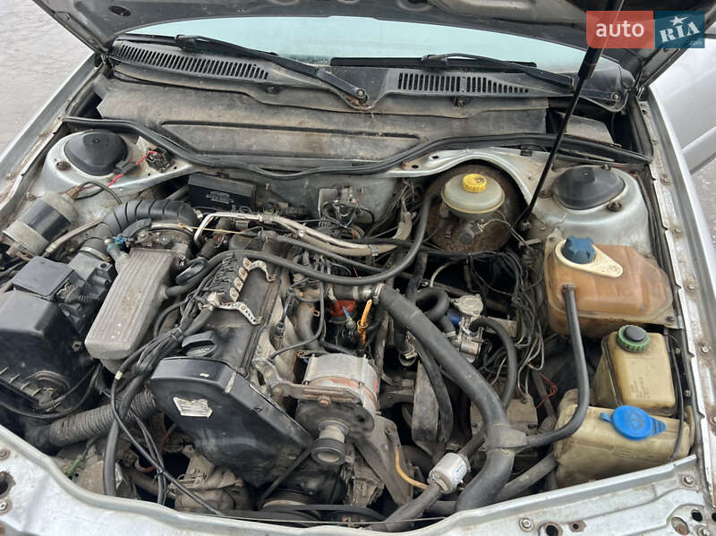 Седан Audi A6 1995 в Жовкві