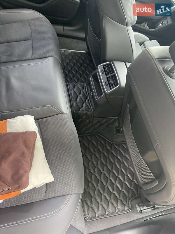 Седан Audi A6 2023 в Ірпені