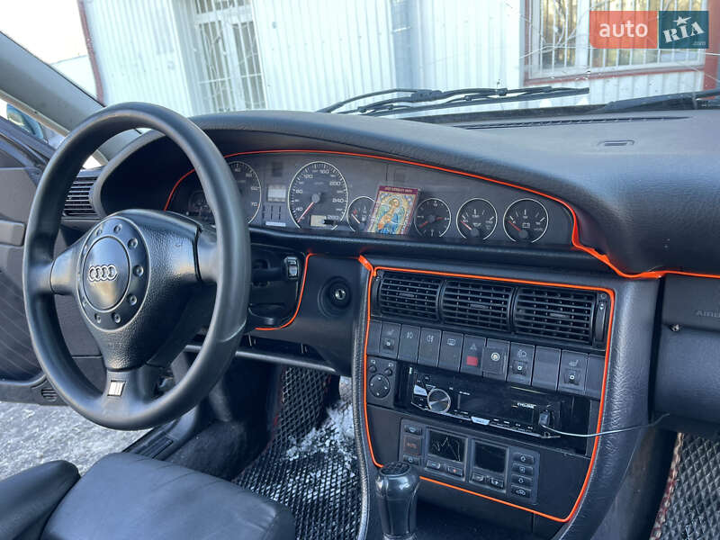 Седан Audi A6 1995 в Рівному