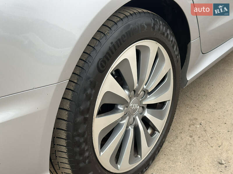 Седан Audi A6 2015 в Ужгороді