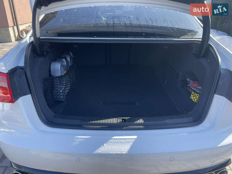 Седан Audi A6 2014 в Рівному