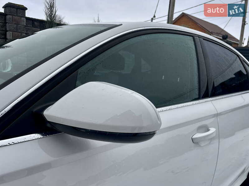 Седан Audi A6 2014 в Рівному
