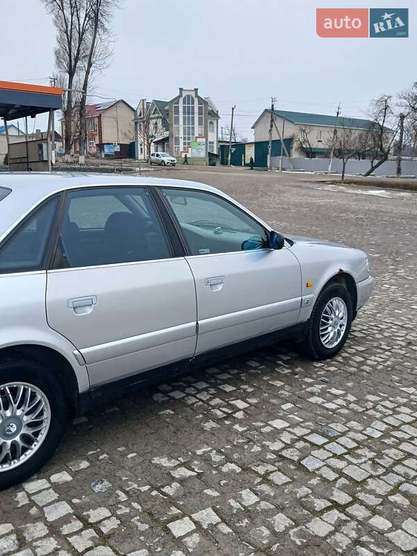 Седан Audi A6 1996 в Кельменцях