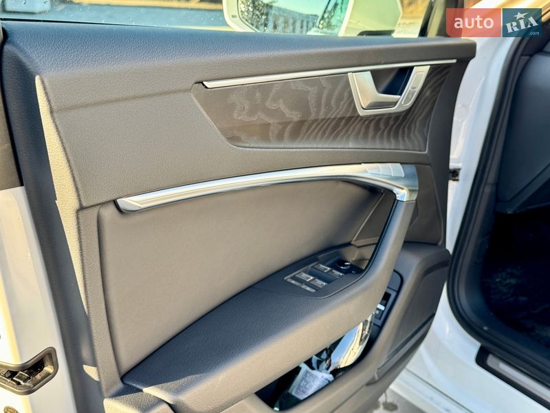 Седан Audi A6 2022 в Киеве