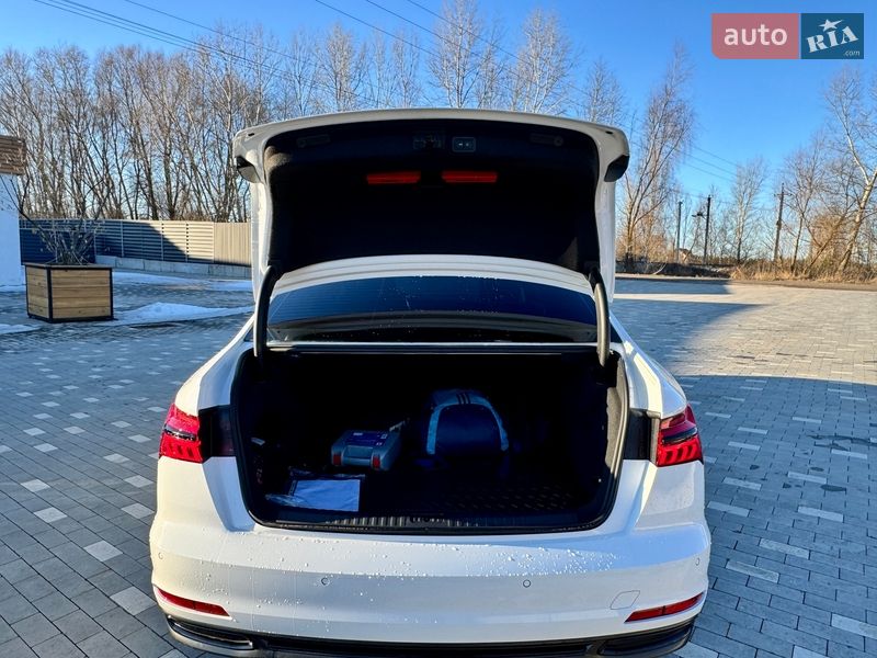 Седан Audi A6 2022 в Киеве
