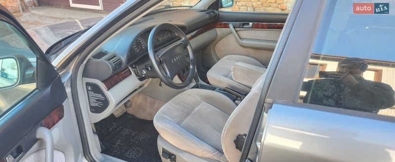 Седан Audi A6 1995 в Локачах