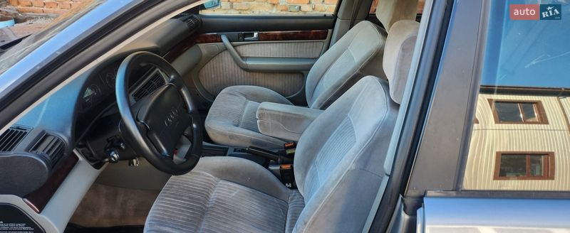 Седан Audi A6 1995 в Локачах