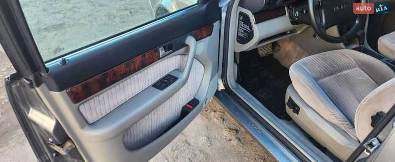 Седан Audi A6 1995 в Локачах