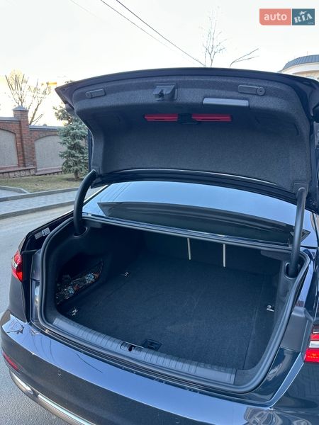 Седан Audi A6 2020 в Киеве