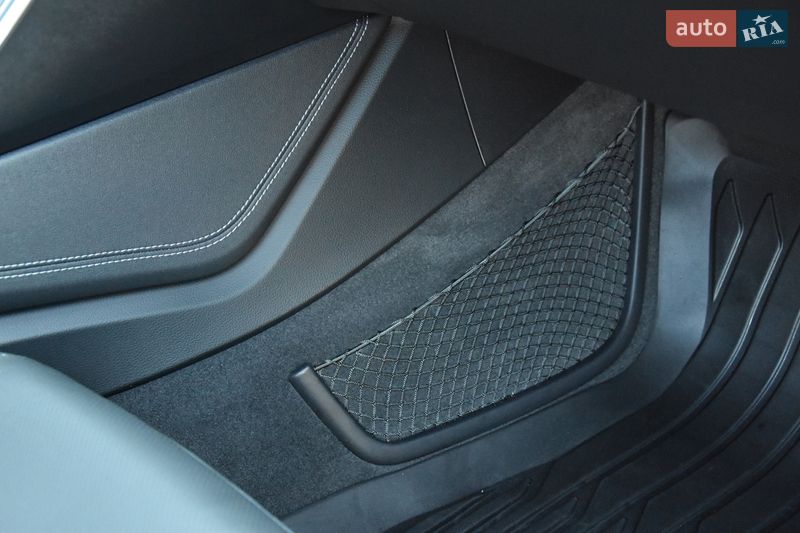 Седан Audi A6 2023 в Львове