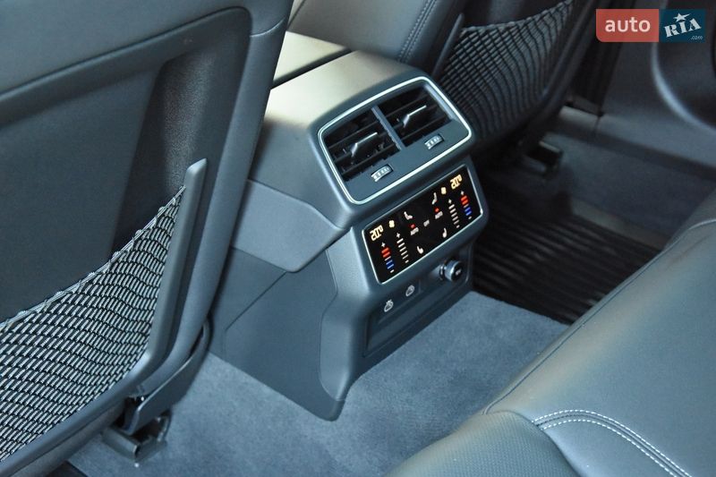 Седан Audi A6 2023 в Львове