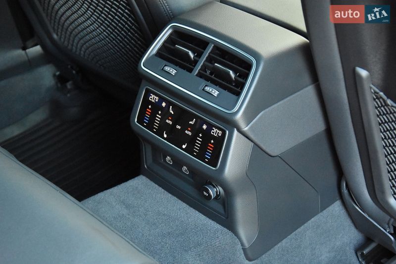 Седан Audi A6 2023 в Львове