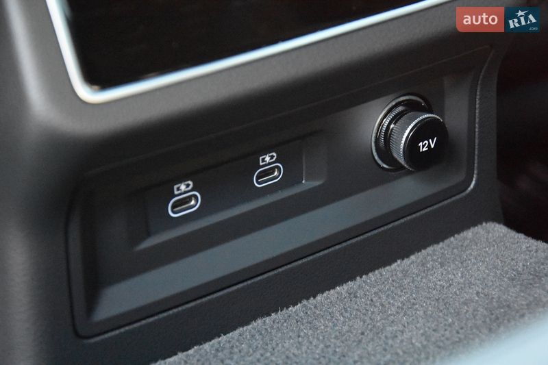 Седан Audi A6 2023 в Львове