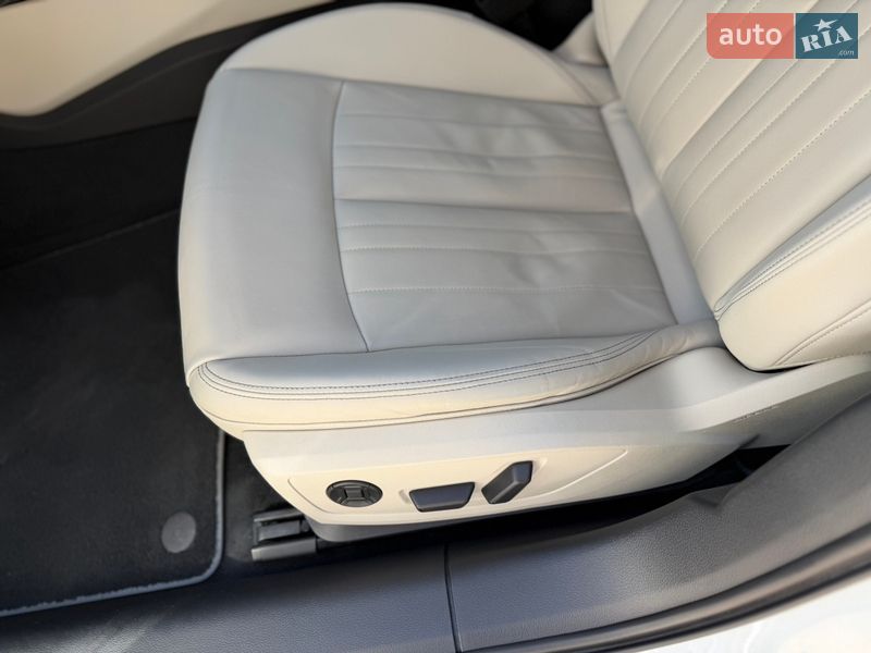 Седан Audi A6 2022 в Львове