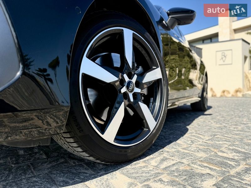 Седан Audi A6 2025 в Львове