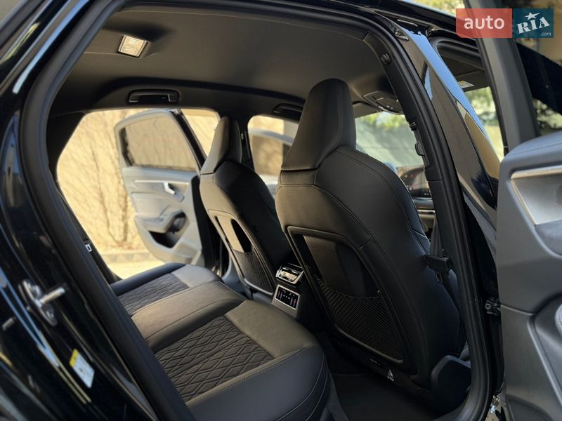 Седан Audi A6 2025 в Львове