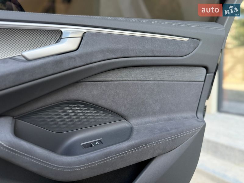 Седан Audi A6 2025 в Львове