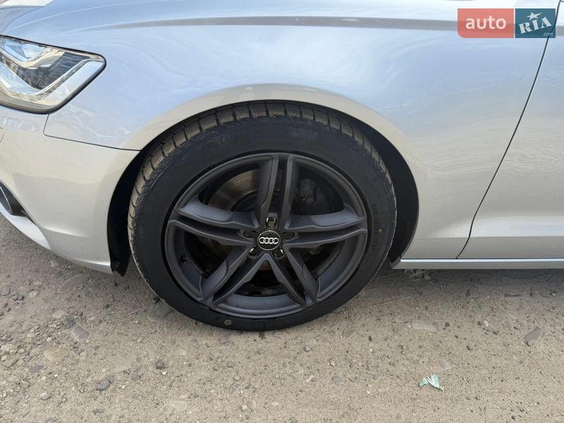 Седан Audi A6 2013 в Сторожинце