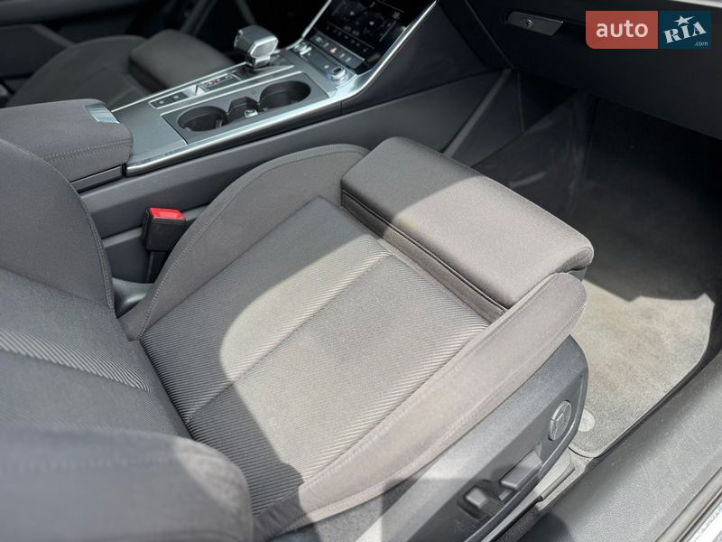 Универсал Audi A6 2019 в Киеве
