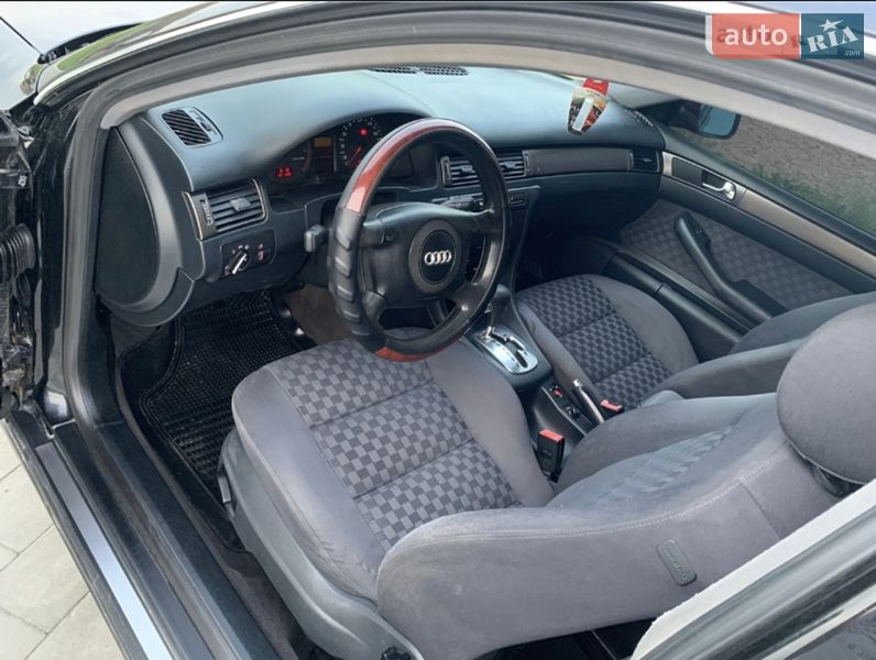Седан Audi A6 1999 в Золочеве