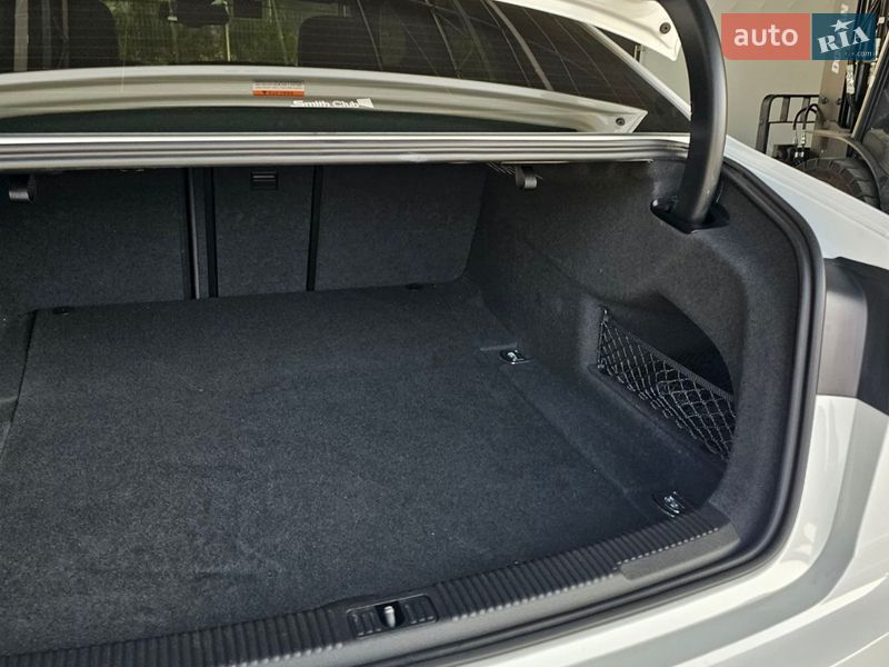 Седан Audi A6 2015 в Шептицькому