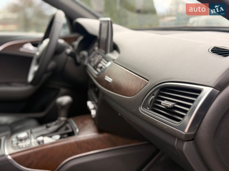 Седан Audi A6 2013 в Дубровице