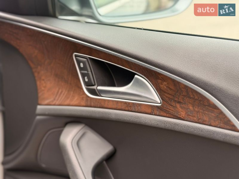 Седан Audi A6 2013 в Дубровице