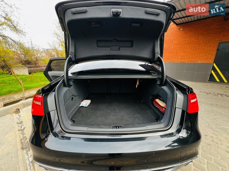 Седан Audi A6 2012 в Кривому Розі