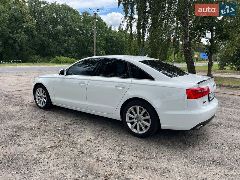 Седан Audi A6 2014 в Краснограде