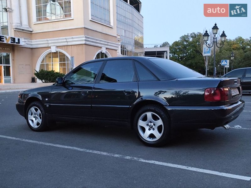 Седан Audi A6 1995 в Одесі
