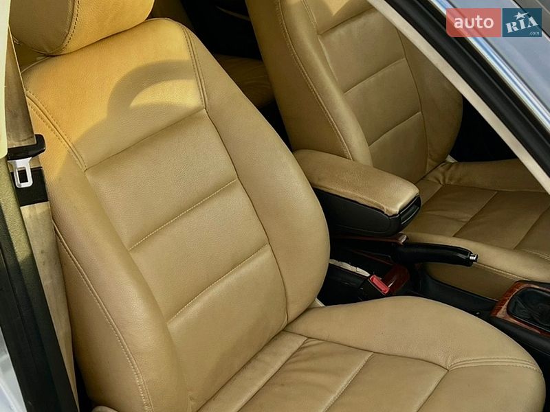 Універсал Audi A6 2000 в Рівному