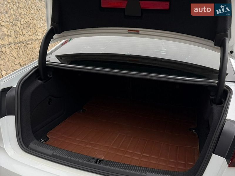 Седан Audi A6 2015 в Тернополі