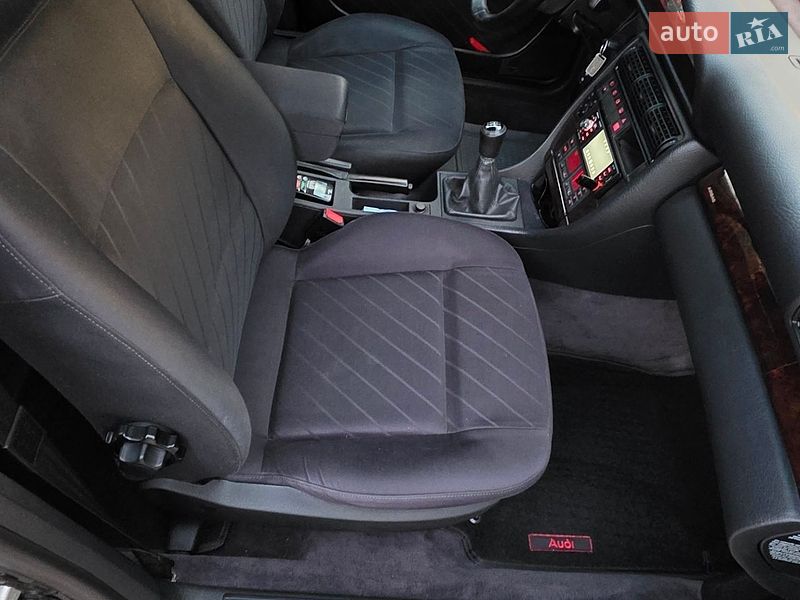 Седан Audi A6 1996 в Чернигове