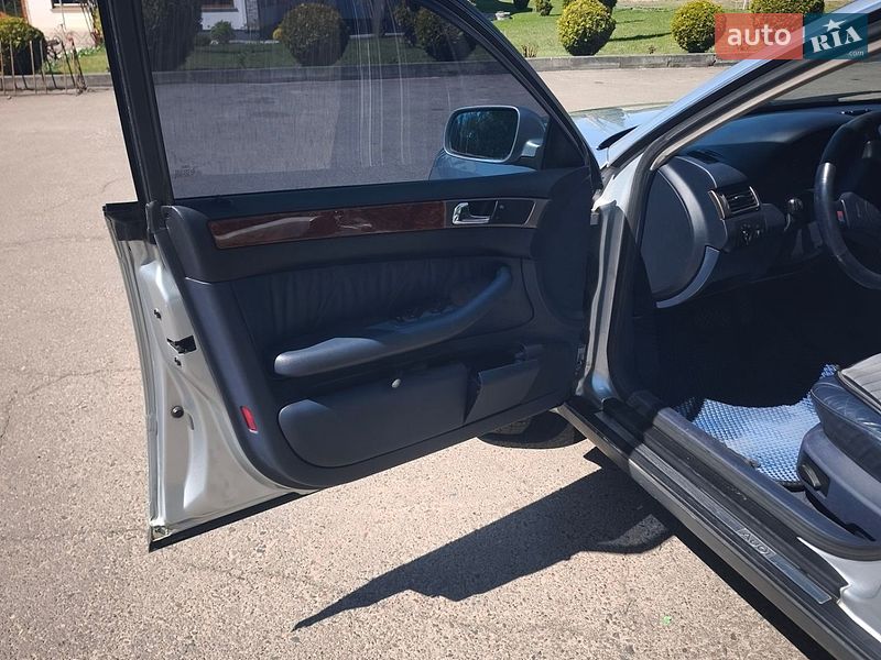 Універсал Audi A6 1999 в Вараші