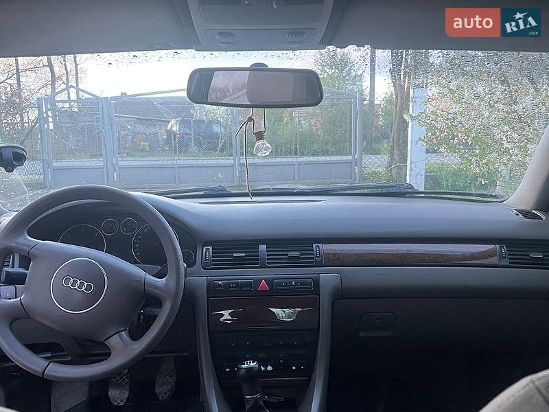 Седан Audi A6 2001 в Городке