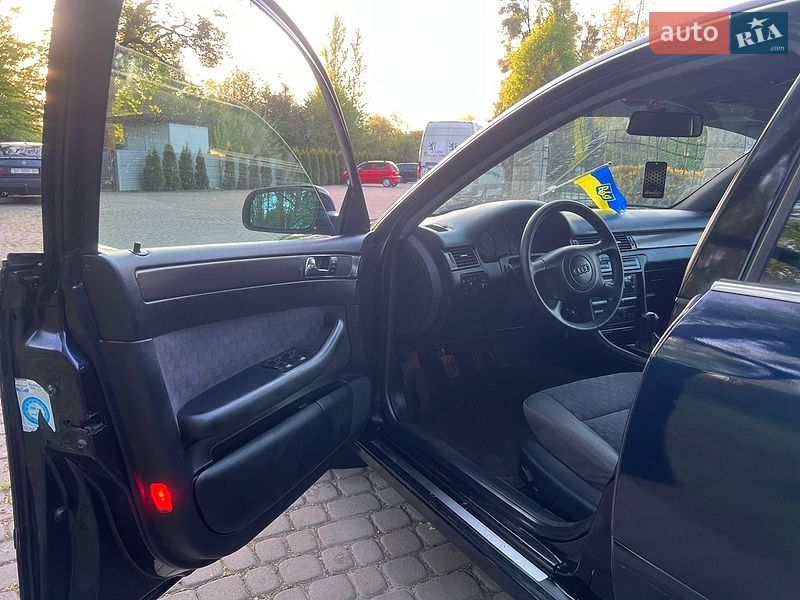 Седан Audi A6 1998 в Жовкве
