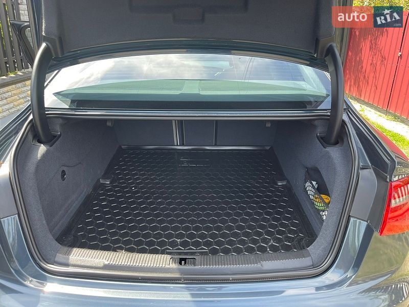 Седан Audi A6 2012 в Луцке