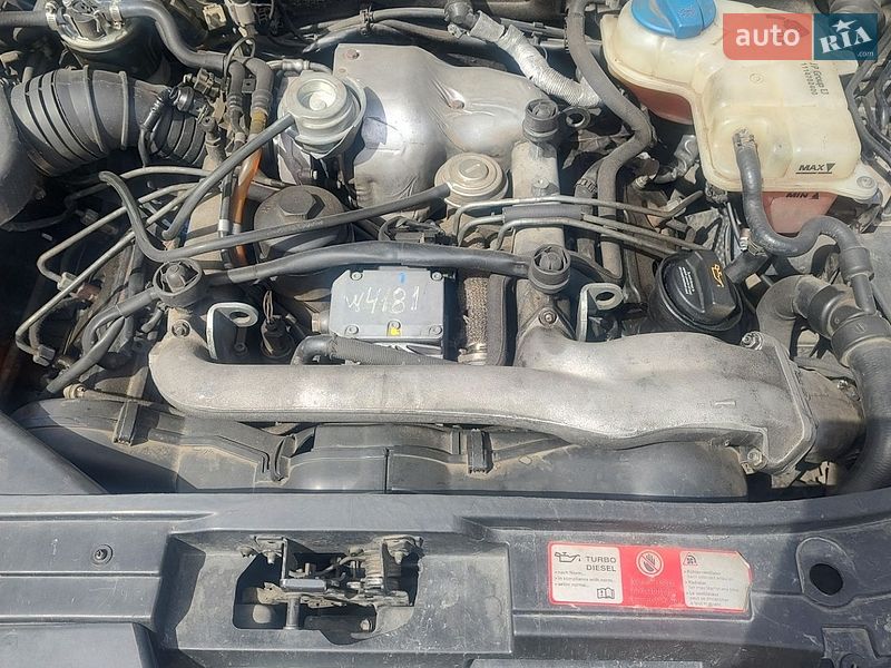 Седан Audi A6 2003 в Остроге